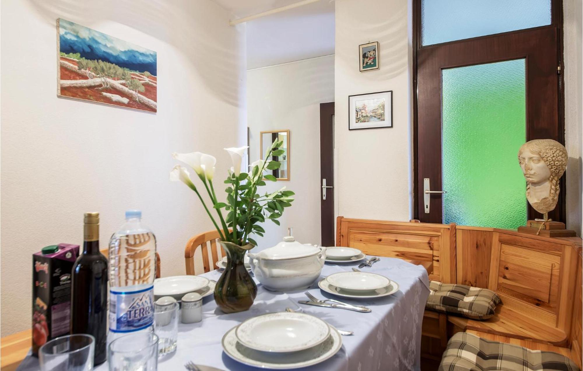 Gorgeous Apartment In Pula With House Sea View Eksteriør billede