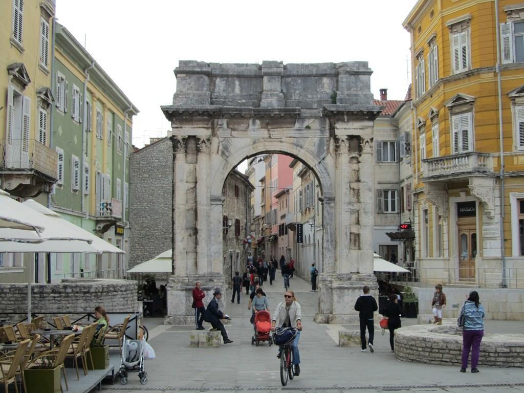 Gorgeous Apartment In Pula With House Sea View Værelse billede